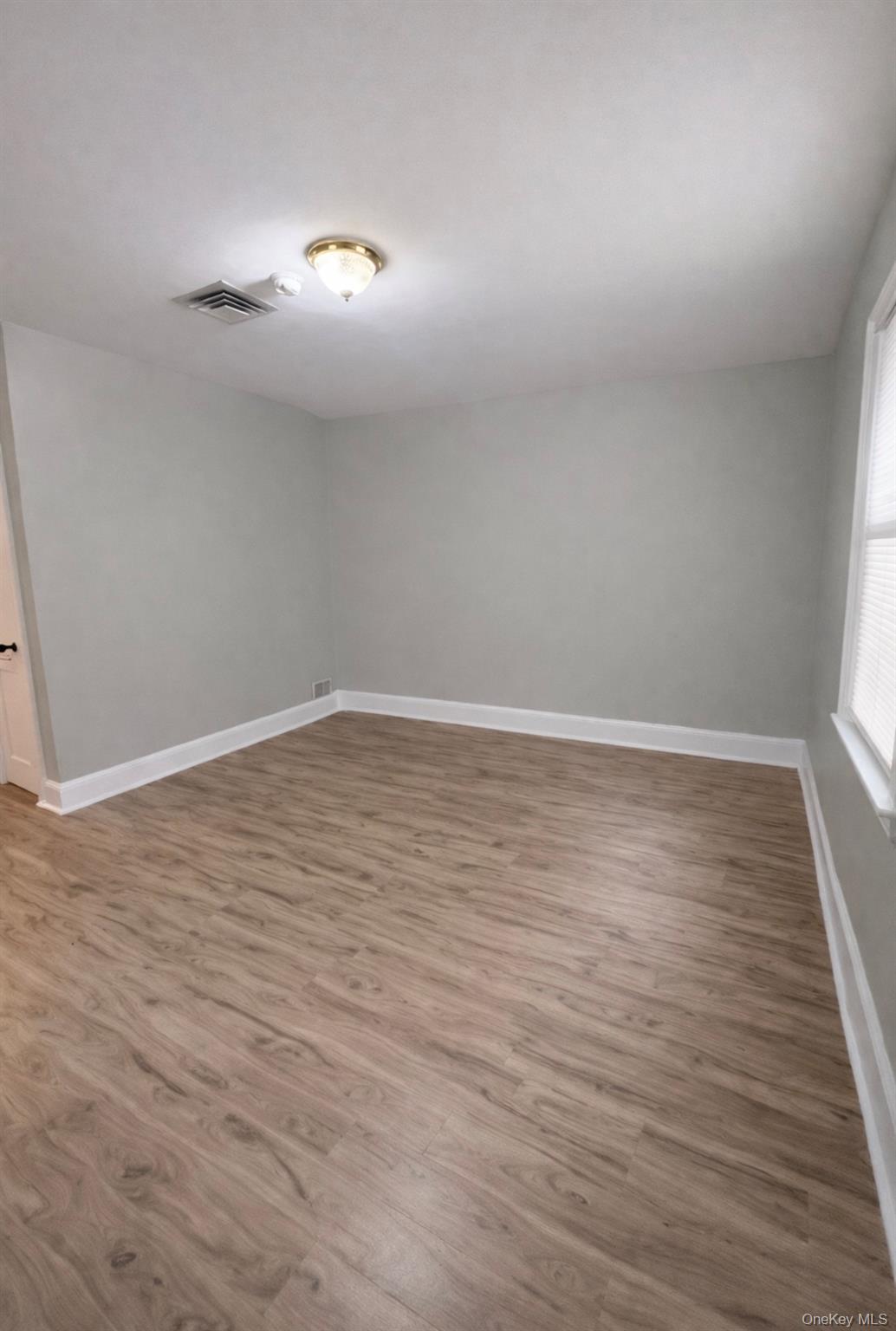 Lindenhurst, NY 11757