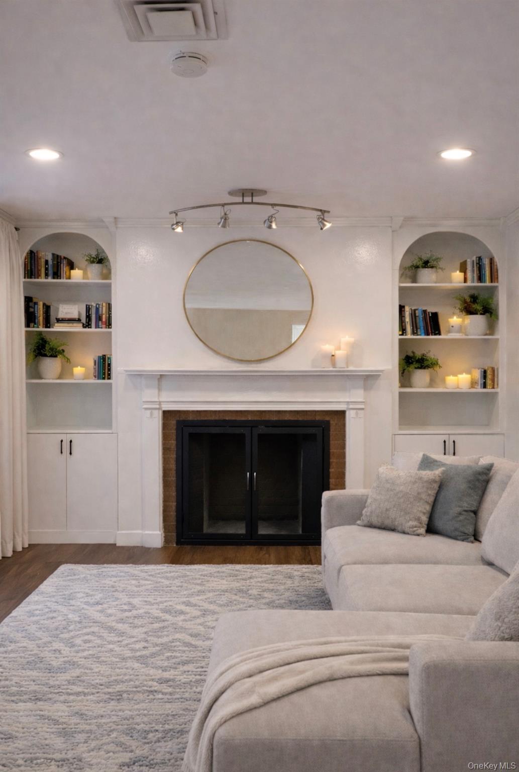 Lindenhurst, NY 11757