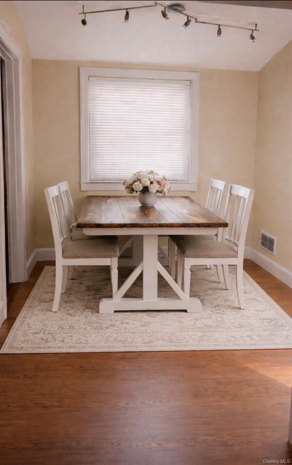 Lindenhurst, NY 11757