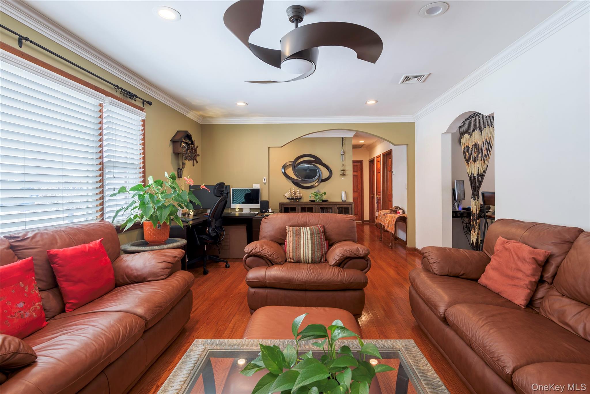 34 Pine Street, Hicksville, NY 11801