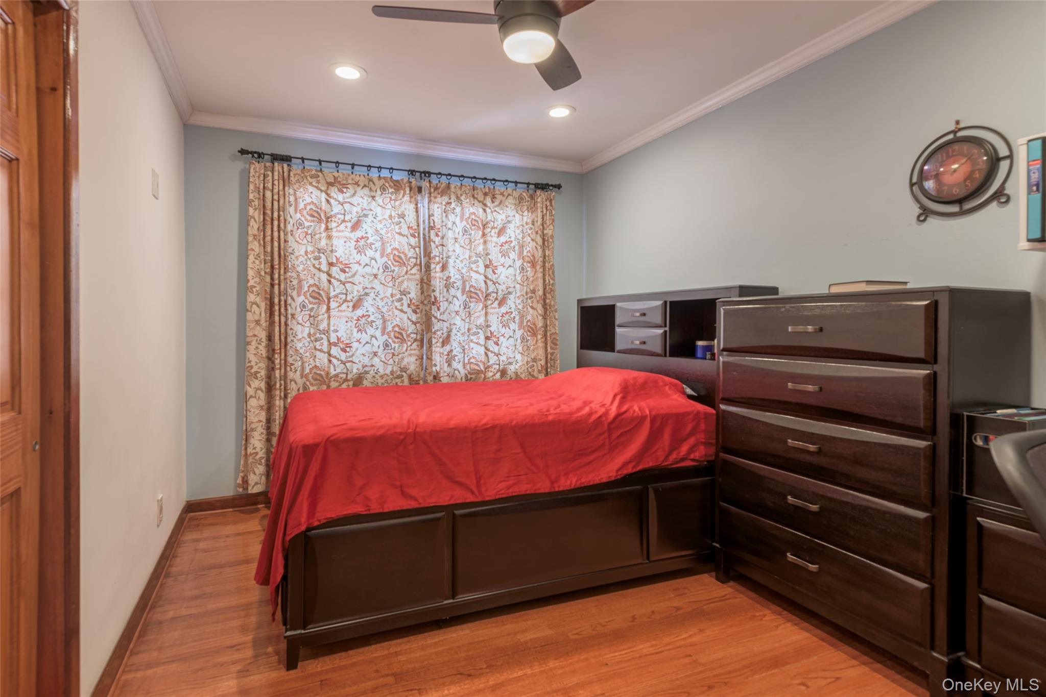 34 Pine Street, Hicksville, NY 11801