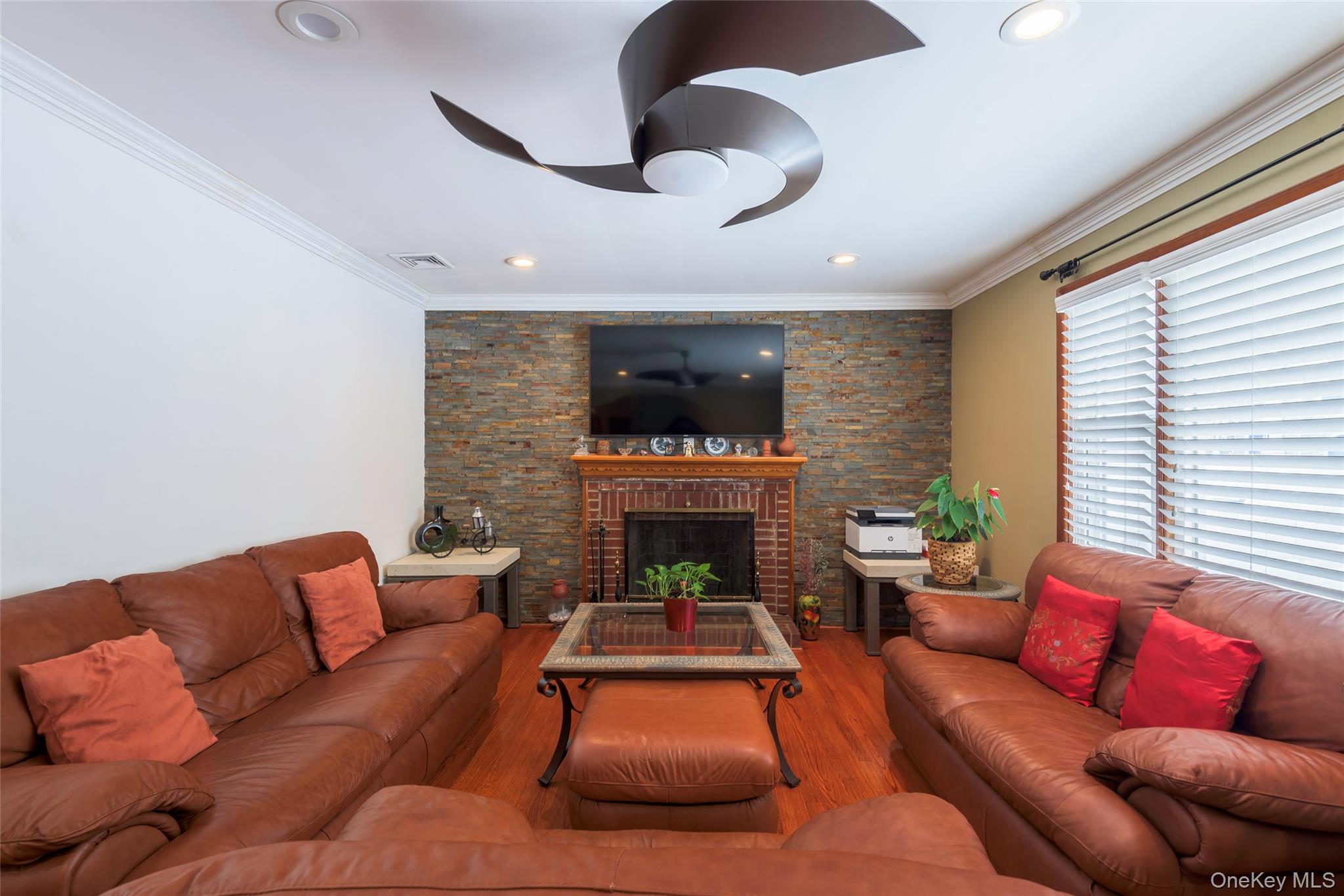 34 Pine Street, Hicksville, NY 11801