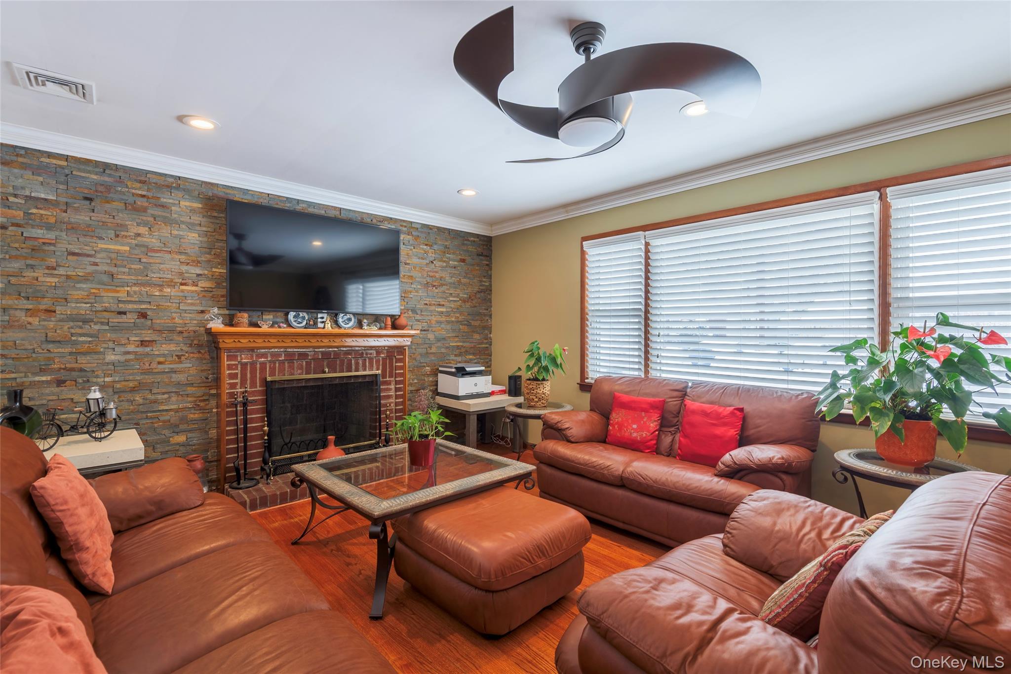 34 Pine Street, Hicksville, NY 11801