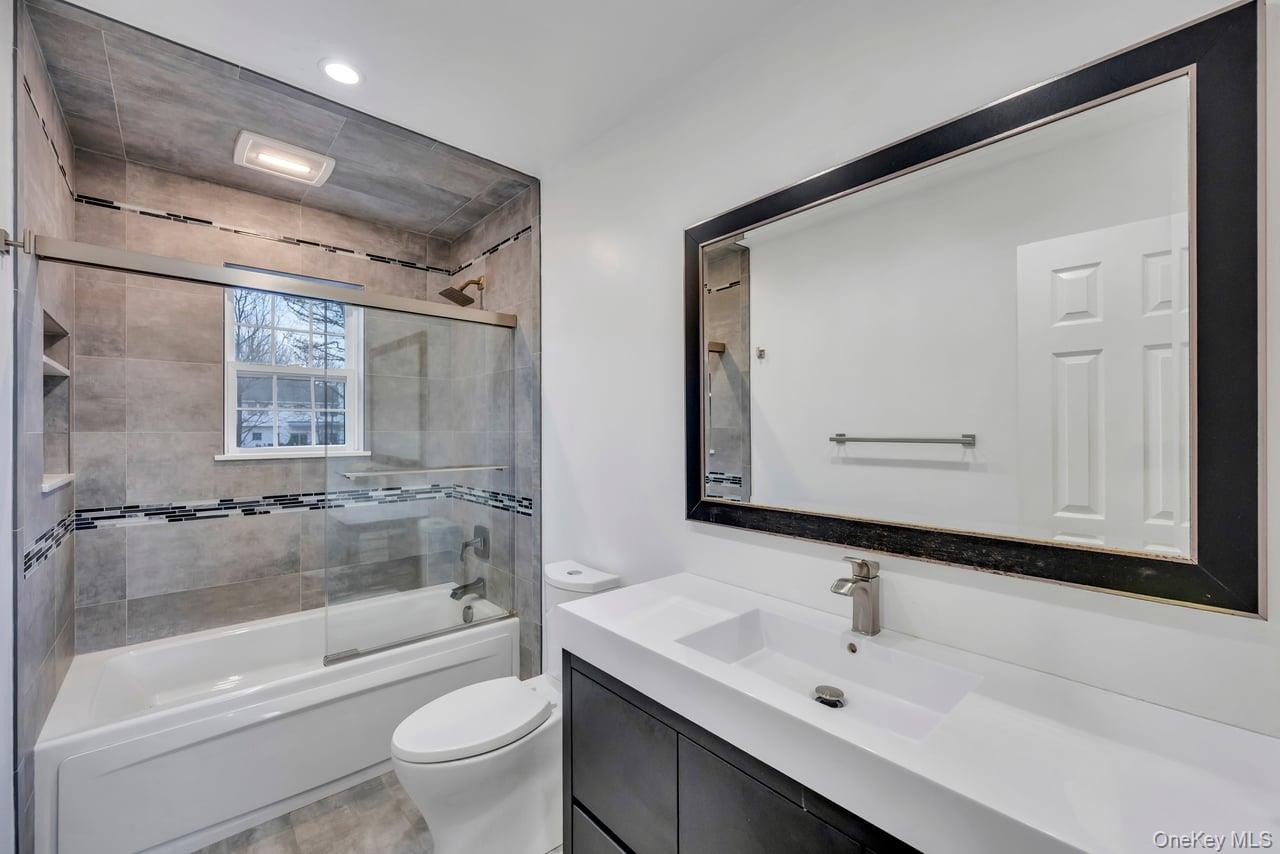 9 Homecoming Place, East Setauket, NY 11733