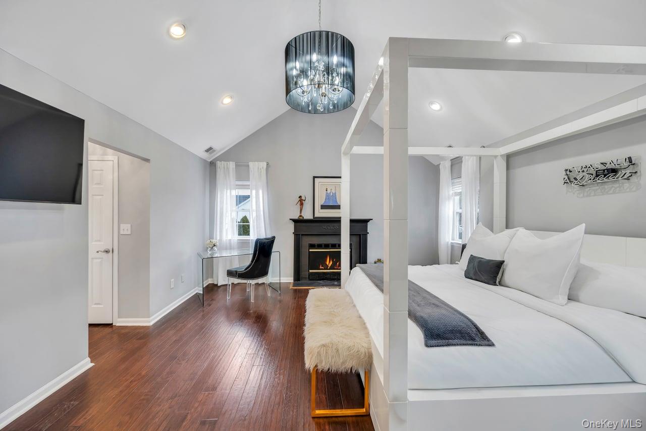 9 Homecoming Place, East Setauket, NY 11733