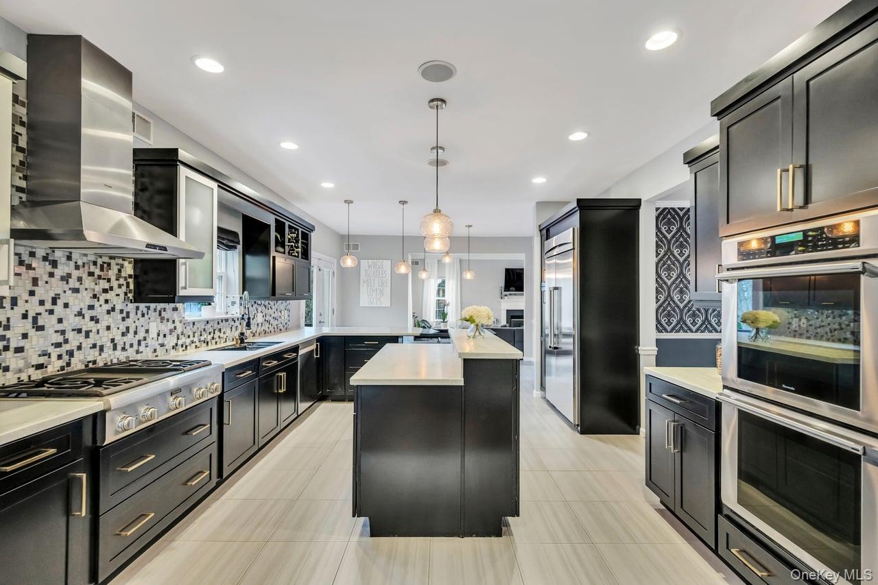 9 Homecoming Place, East Setauket, NY 11733