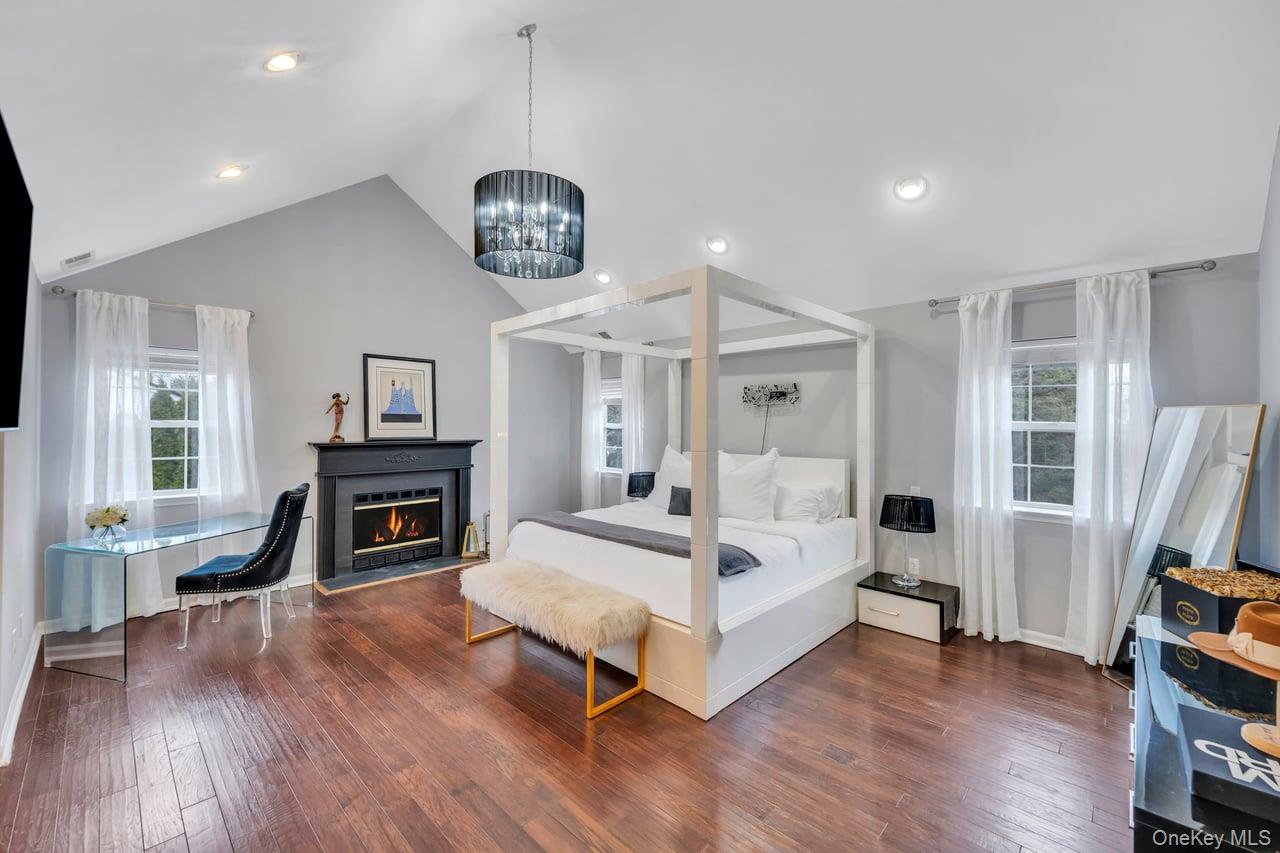 9 Homecoming Place, East Setauket, NY 11733