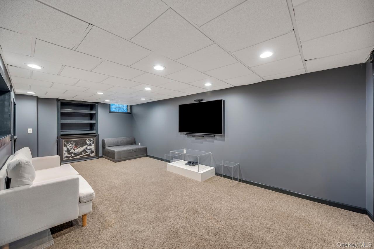 9 Homecoming Place, East Setauket, NY 11733