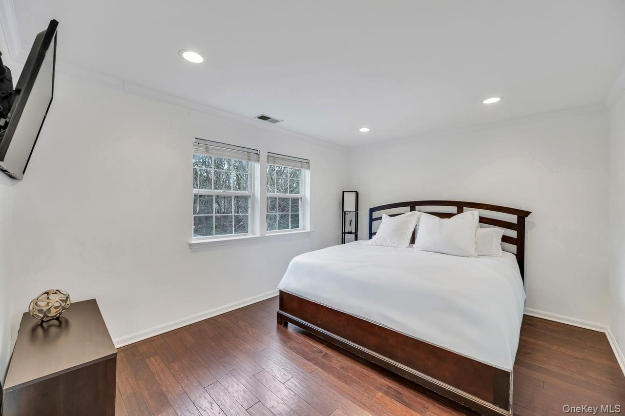 9 Homecoming Place, East Setauket, NY 11733