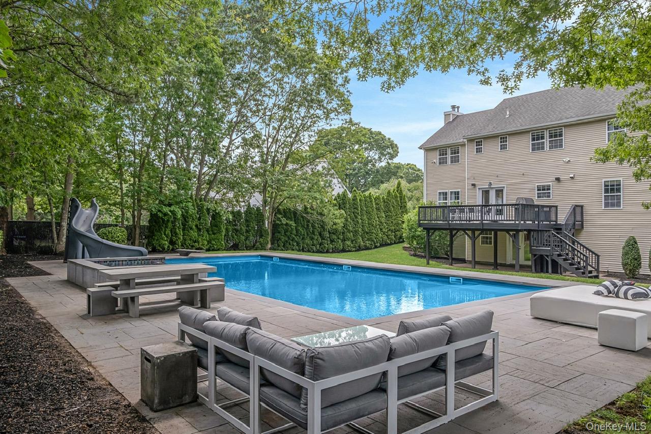 9 Homecoming Place, East Setauket, NY 11733