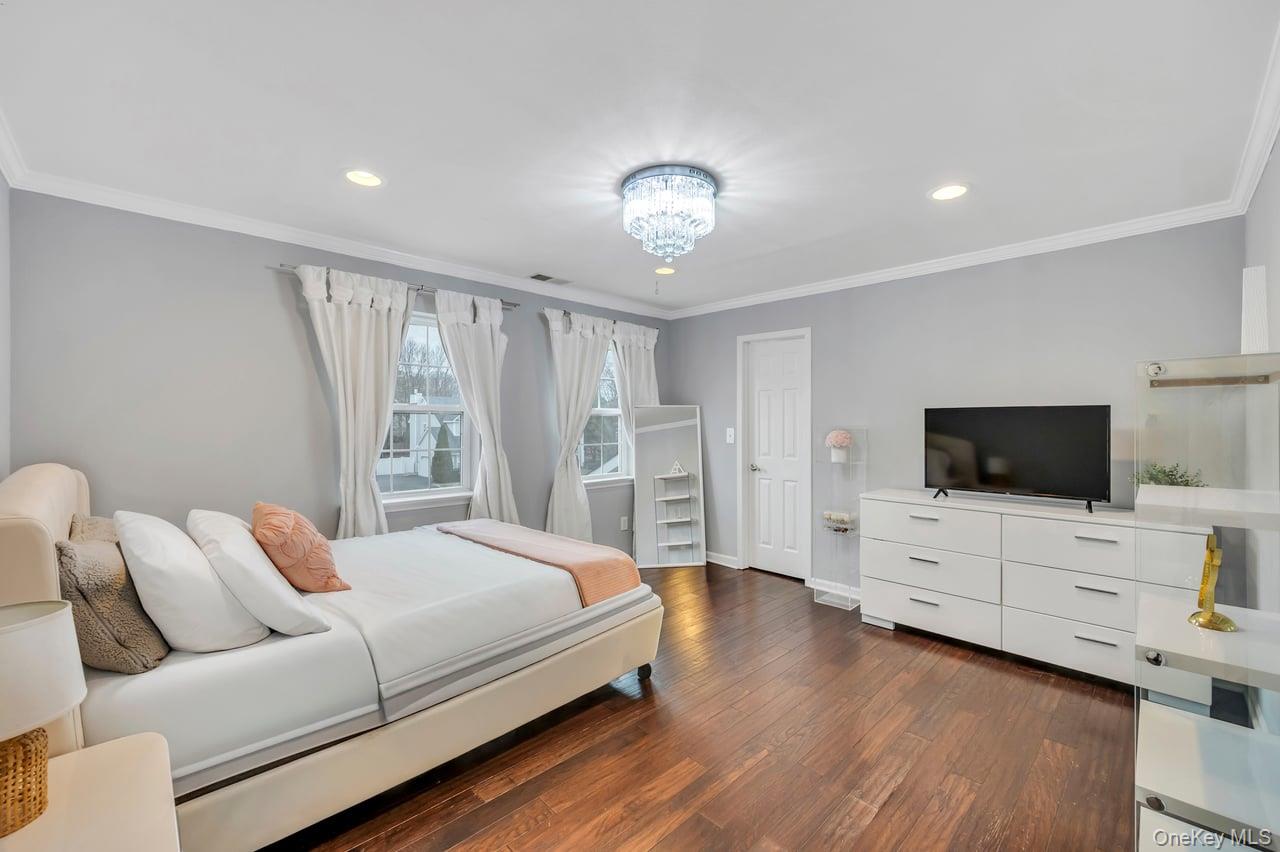 9 Homecoming Place, East Setauket, NY 11733