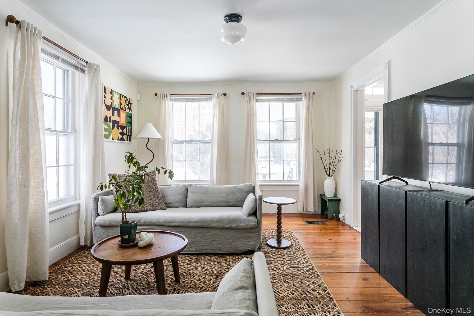 8 George Sickle Road, Saugerties, NY 12477