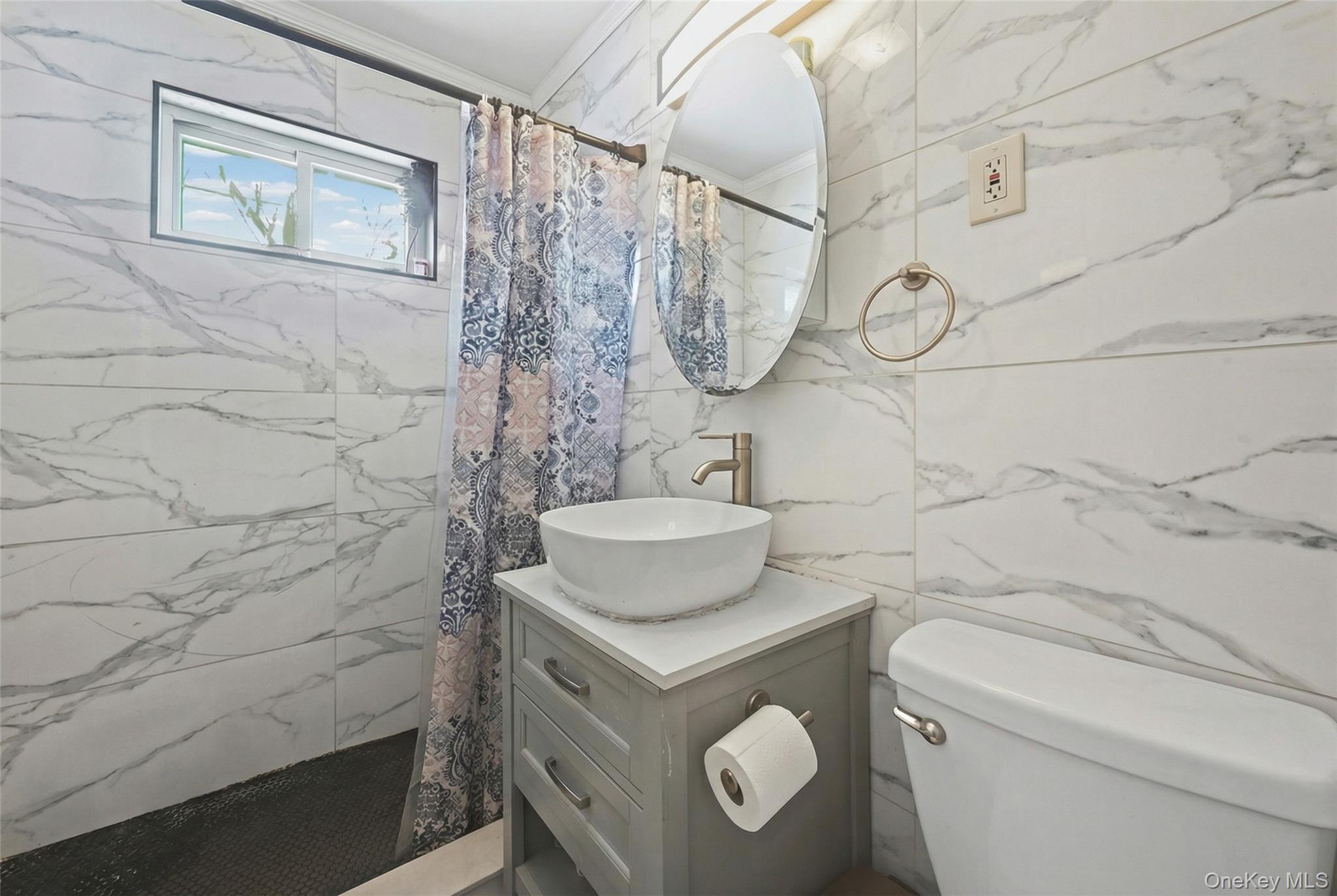 1733 5th Avenue, Bay Shore, NY 11706