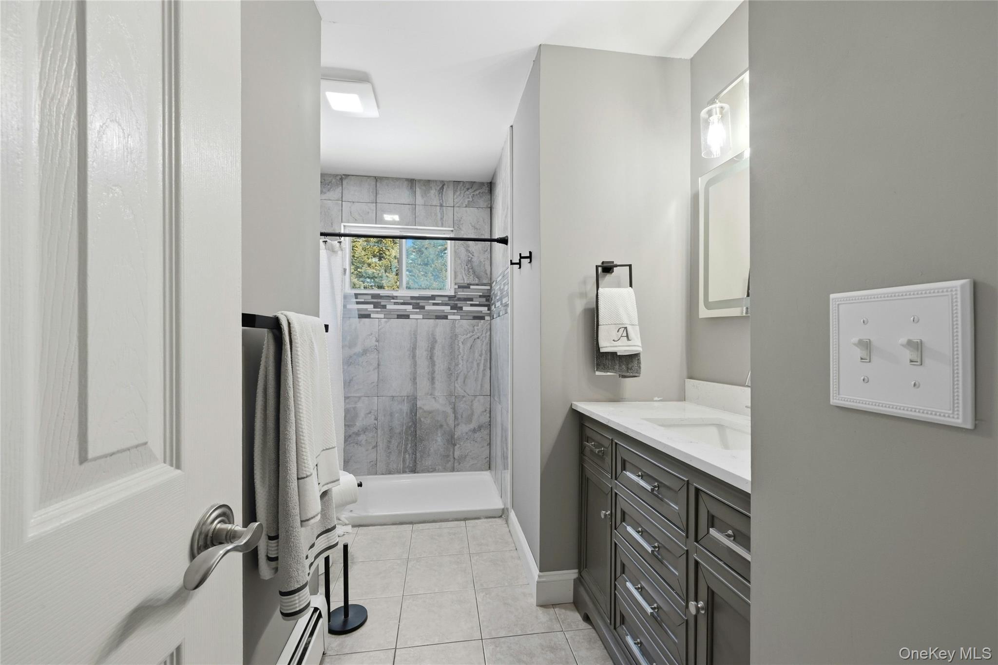 7 Harwood Way, Coram, NY 11727