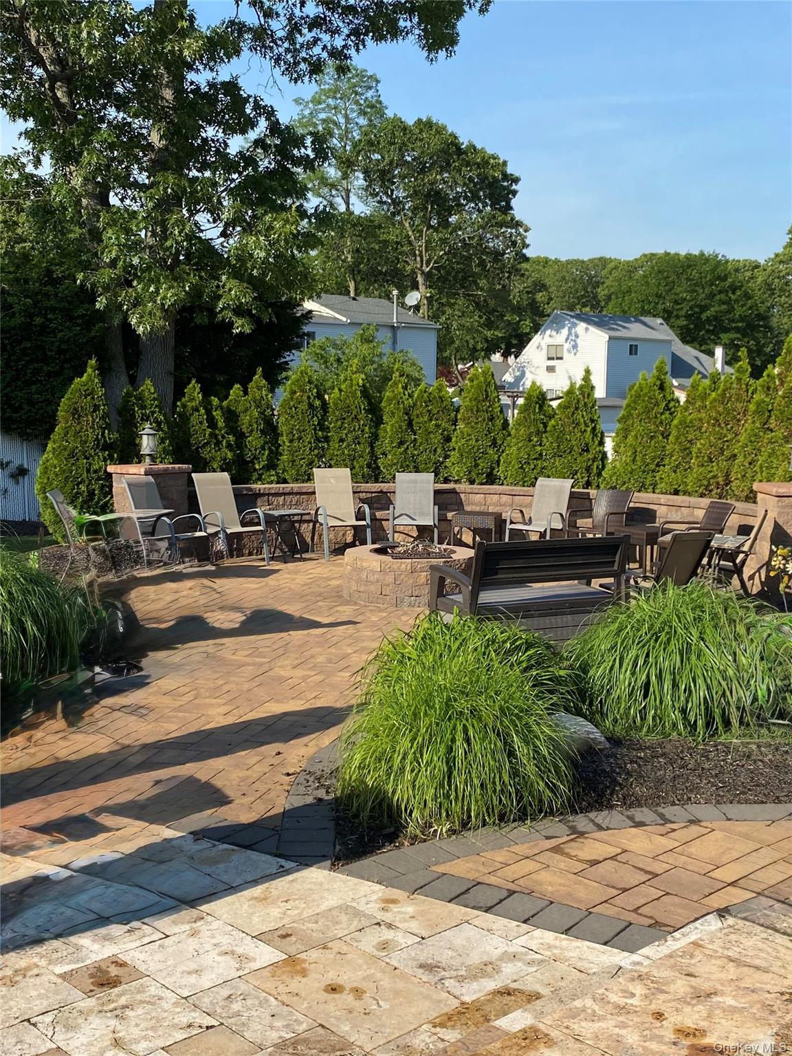 7 Harwood Way, Coram, NY 11727