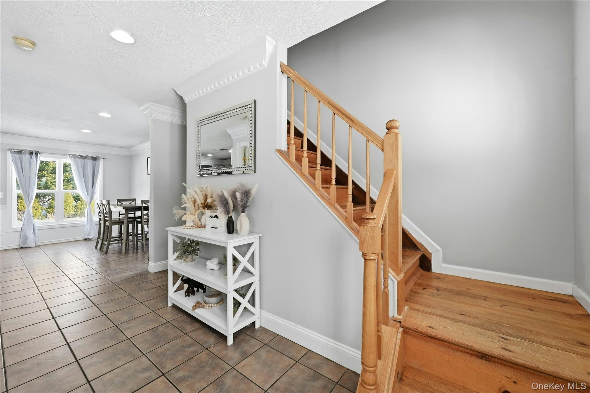 7 Harwood Way, Coram, NY 11727