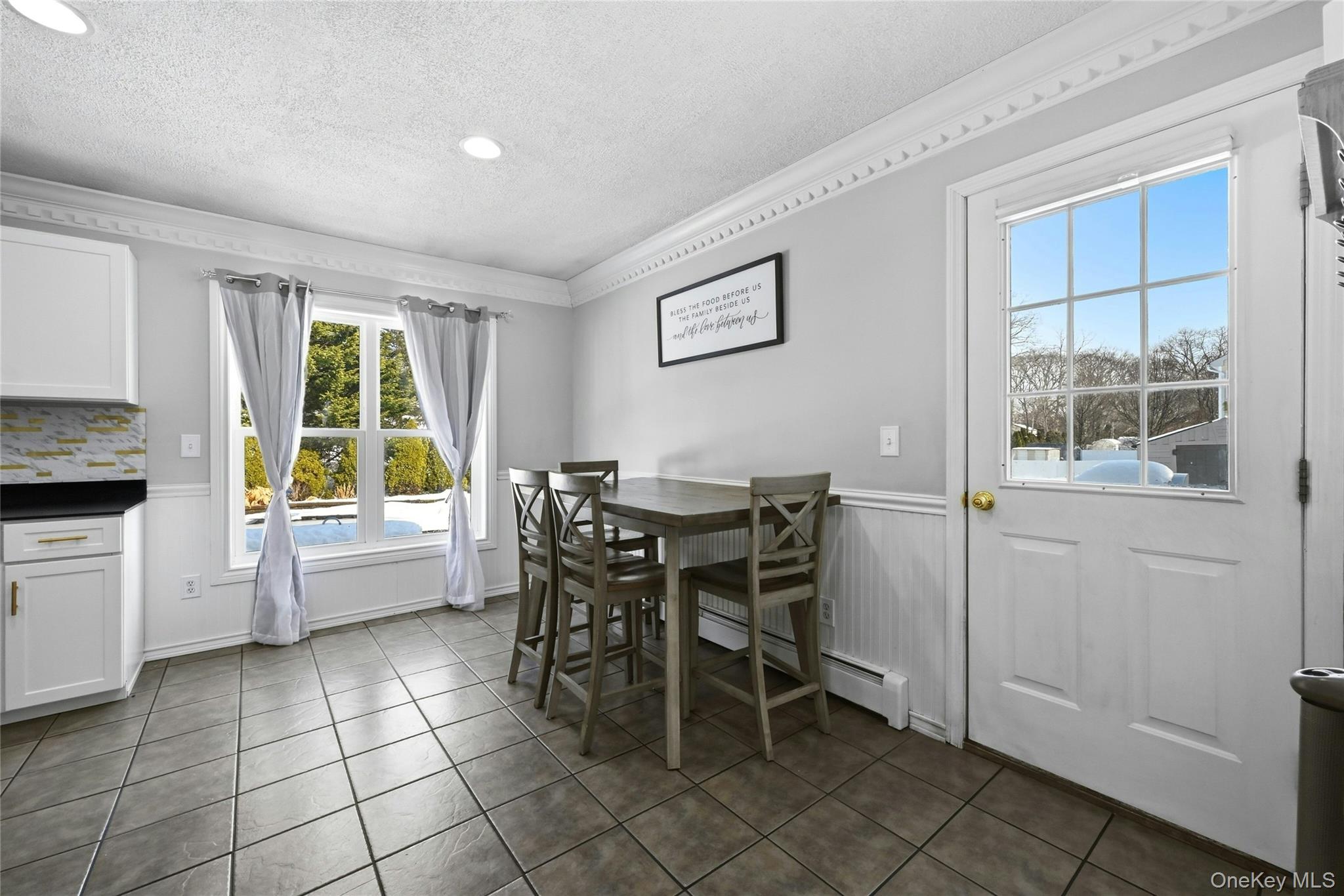 7 Harwood Way, Coram, NY 11727