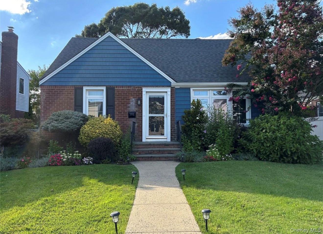 422 St Agnes Place, Franklin Square, NY 11010