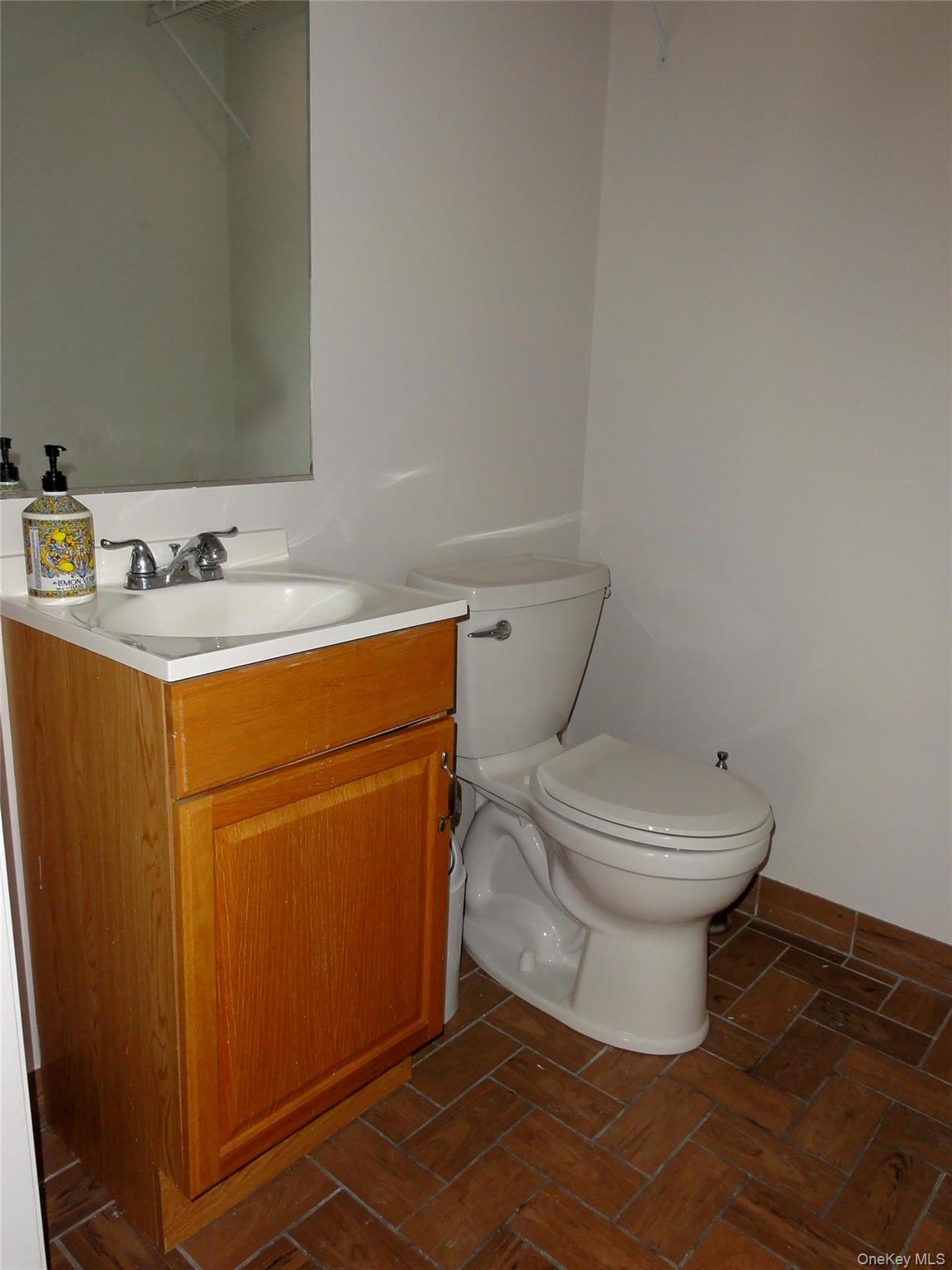 900 S Lake Boulevard # 8, Mahopac, NY 10541