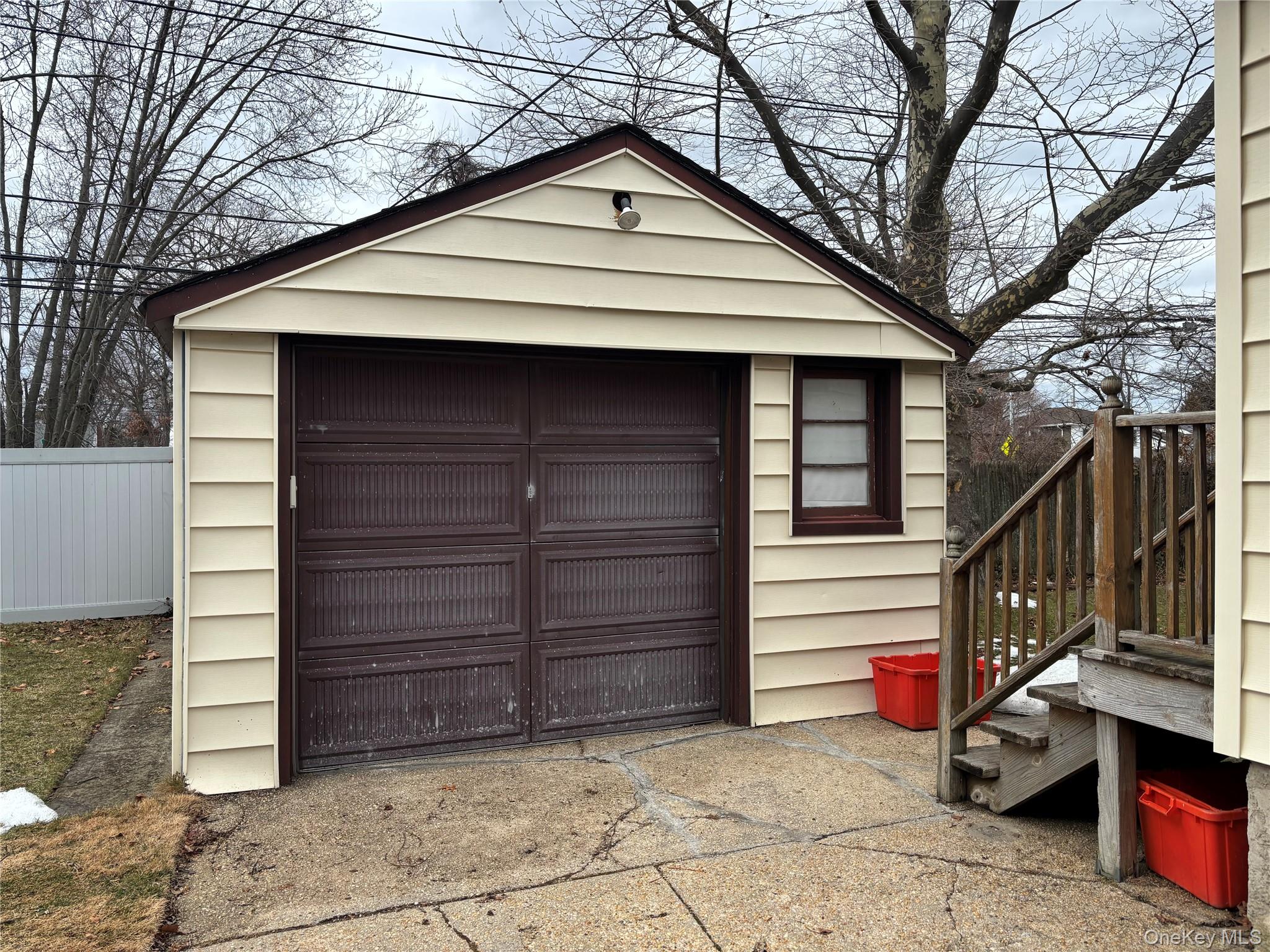 660 Hewlett Street, Franklin Square, NY 11010