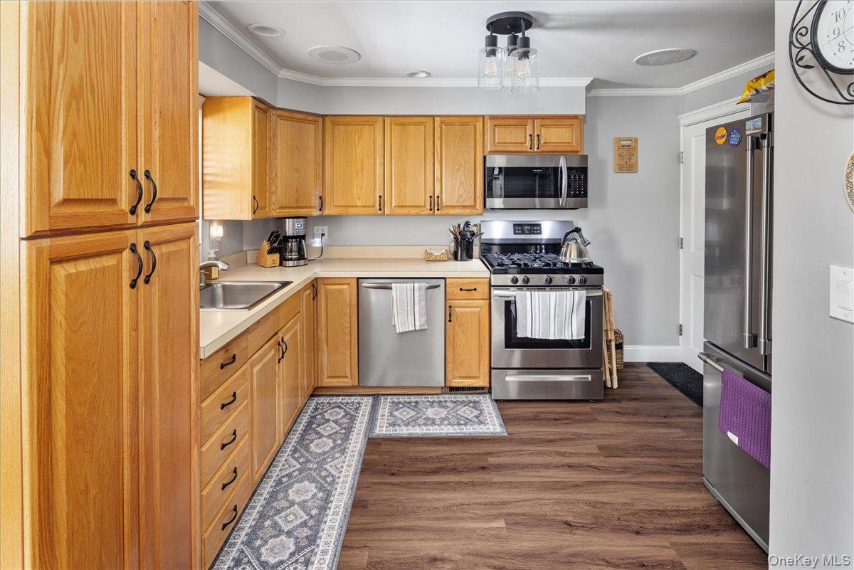 170 Birch Hill Road, Locust Valley, NY 11560