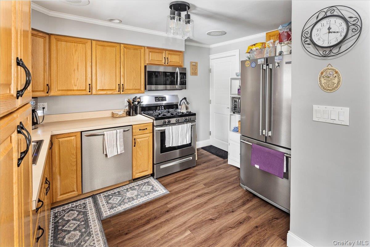 170 Birch Hill Road, Locust Valley, NY 11560