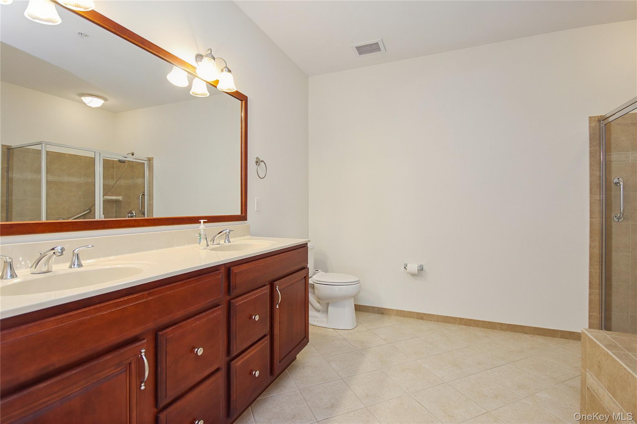 323 Regency Drive # 323, Fishkill, NY 12524