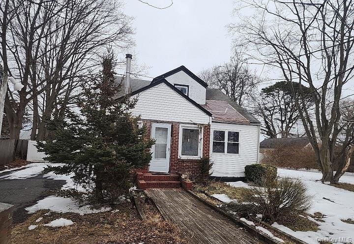 34 Pineview Boulevard, Central Islip, NY 11722