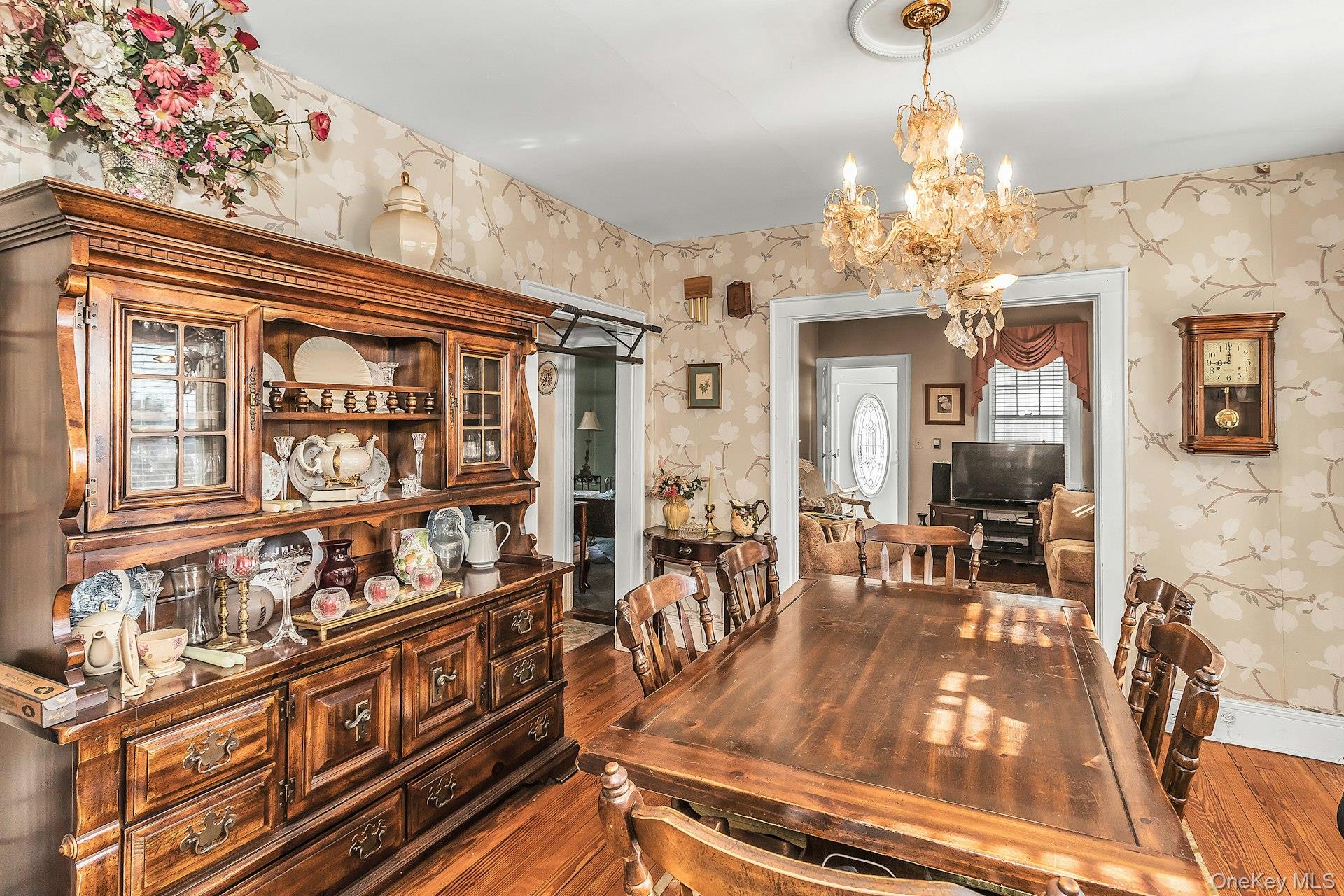 398 Babylon Turnpike, Freeport, NY 11520