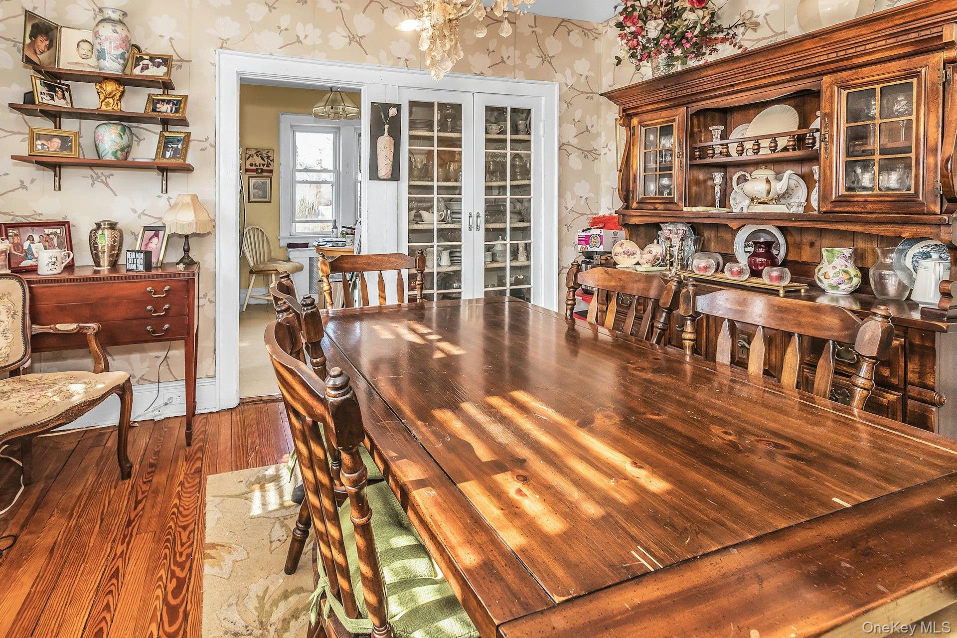 398 Babylon Turnpike, Freeport, NY 11520