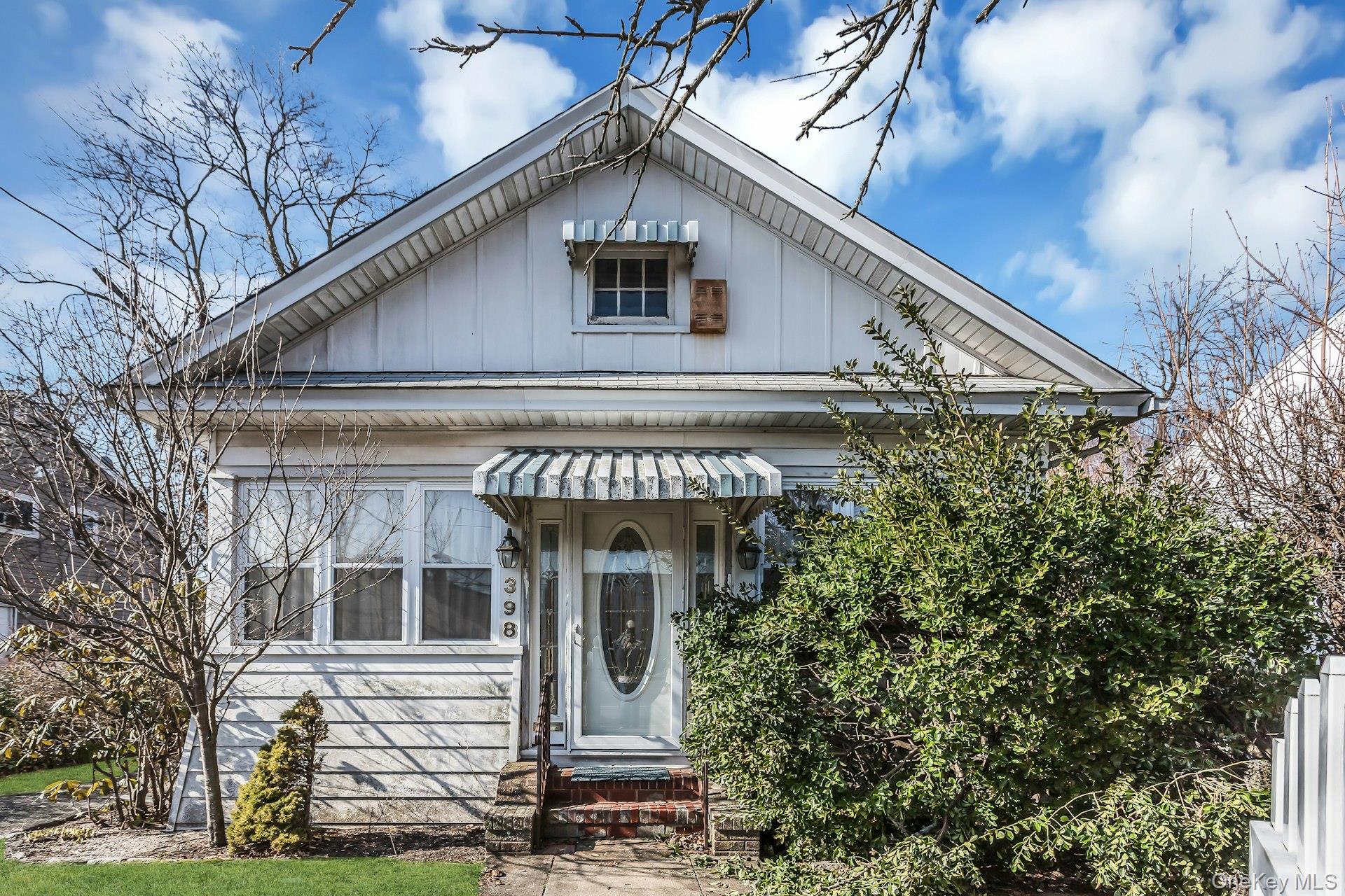 398 Babylon Turnpike, Freeport, NY 11520