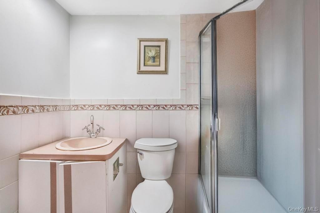 3263 Milburn Avenue, Baldwin Harbor, NY 11510