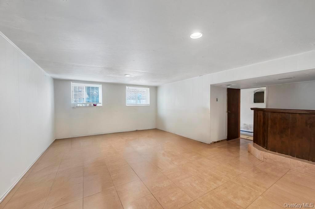 3263 Milburn Avenue, Baldwin Harbor, NY 11510