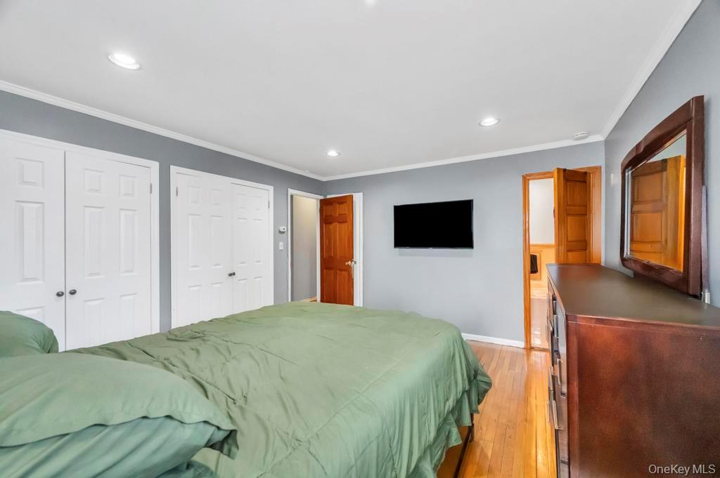 3263 Milburn Avenue, Baldwin Harbor, NY 11510