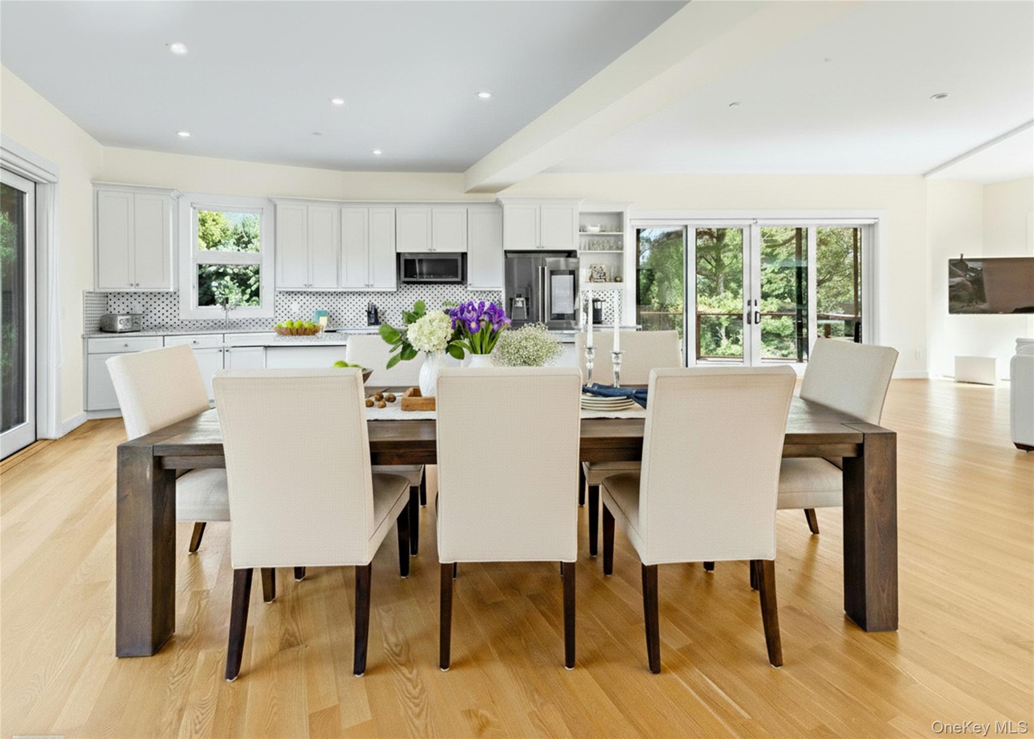 89 Old Canoe Place Road, Hampton Bays, NY 11946