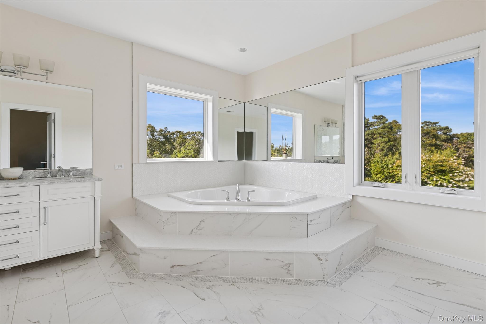 89 Old Canoe Place Road, Hampton Bays, NY 11946