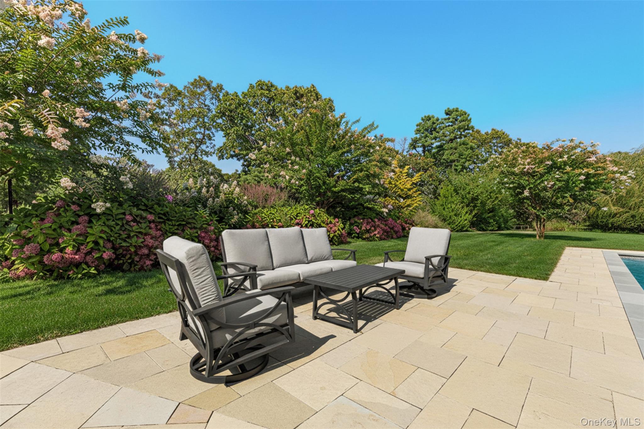 89 Old Canoe Place Road, Hampton Bays, NY 11946