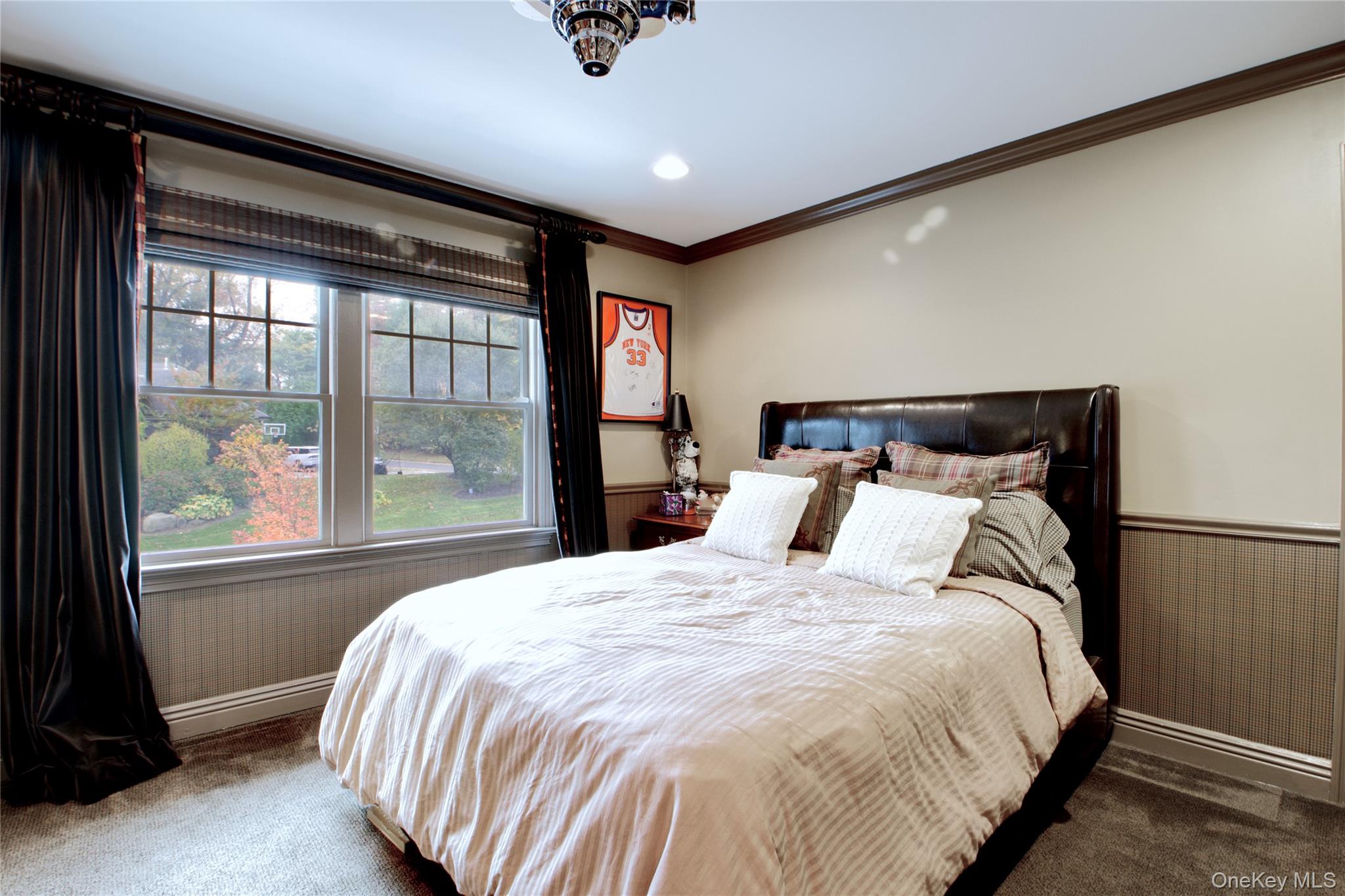 110 Birch Drive, East Hills, NY 11576