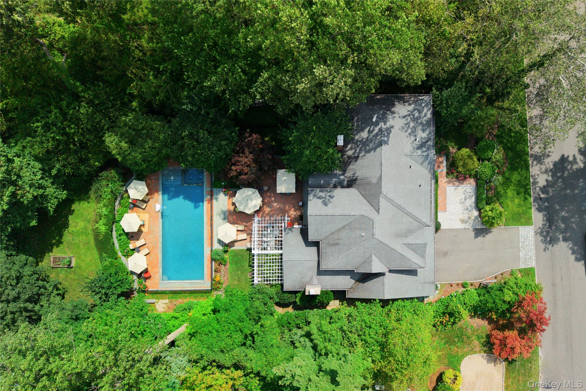 110 Birch Drive, East Hills, NY 11576