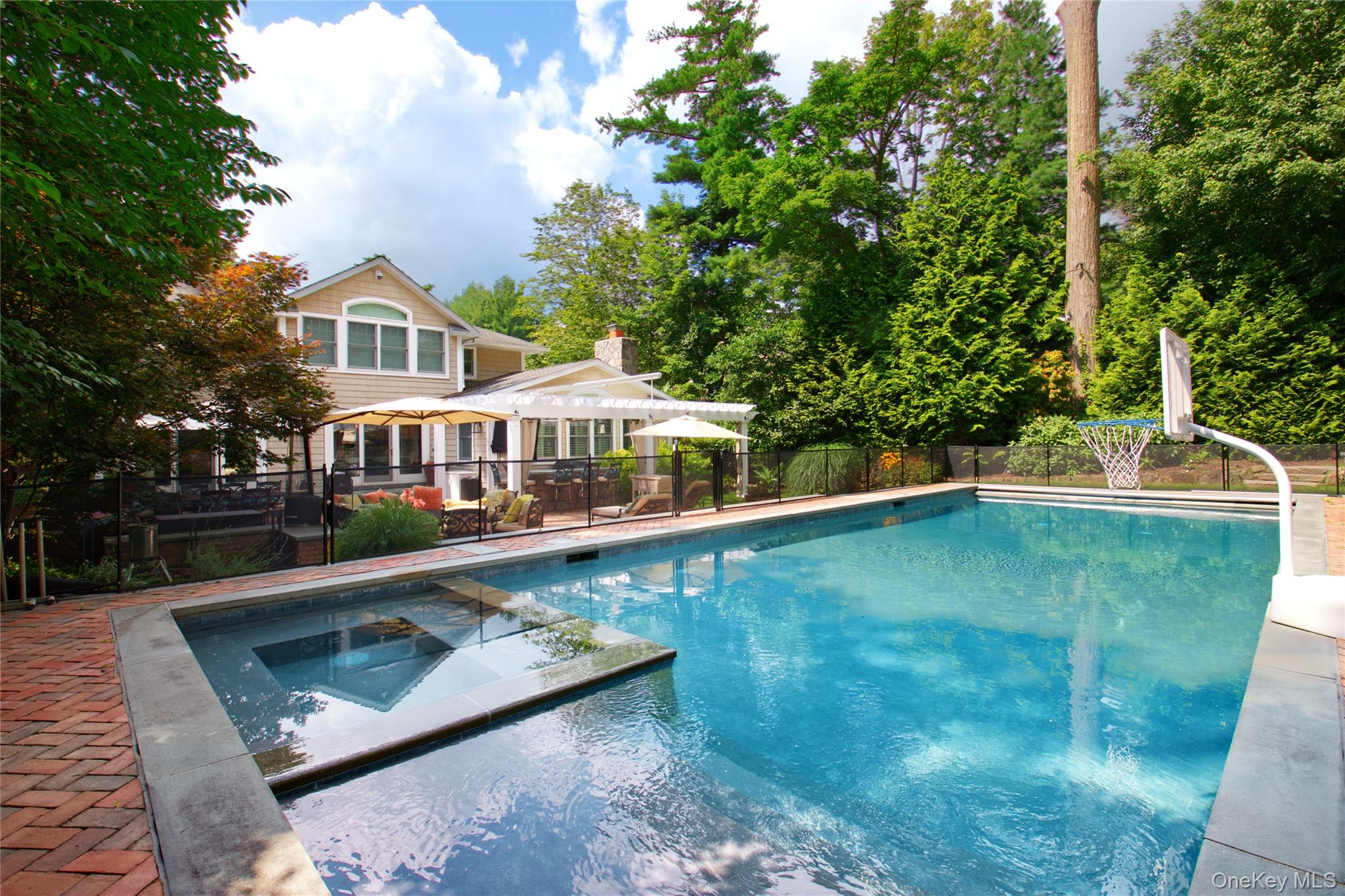 110 Birch Drive, East Hills, NY 11576