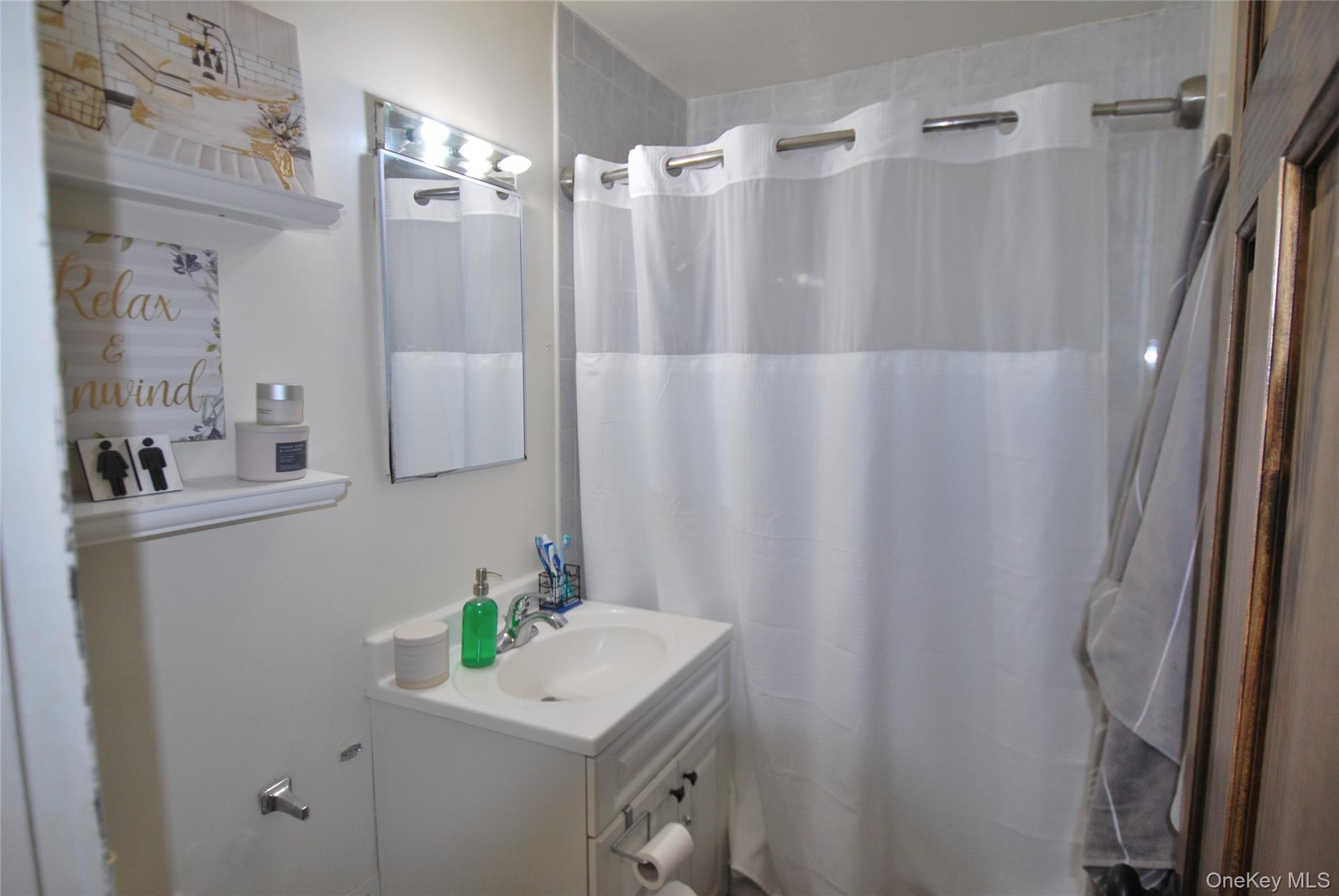 7 Balint Drive # 521, Yonkers, NY 10710