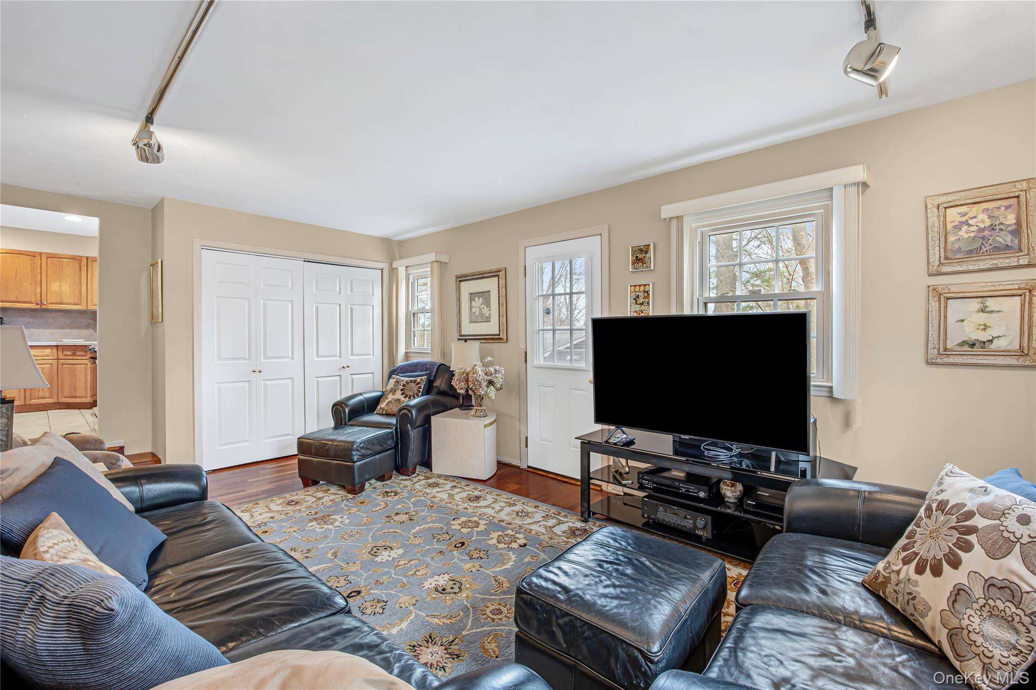 35 High Hills Lane, Huntington Station, NY 11746