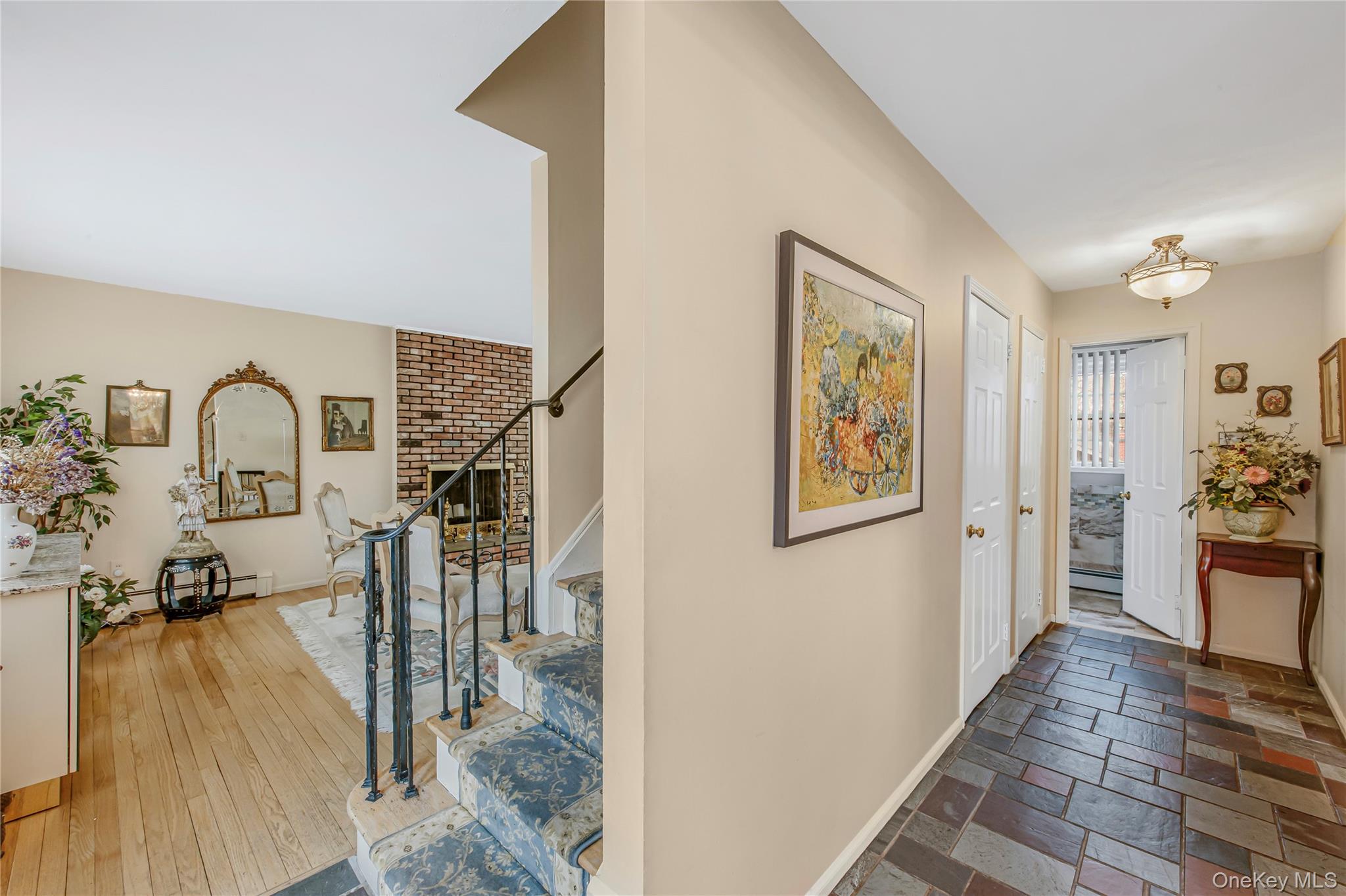 35 High Hills Lane, Huntington Station, NY 11746