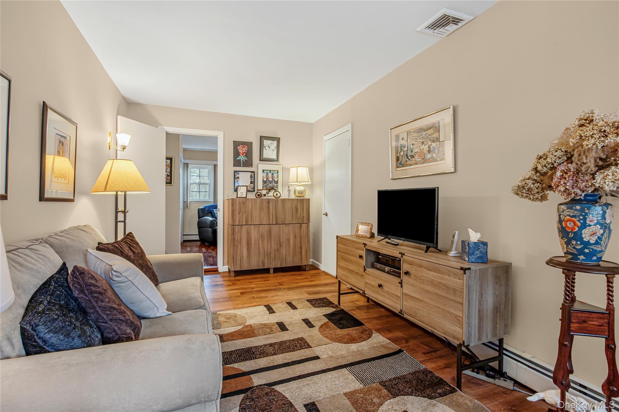 35 High Hills Lane, Huntington Station, NY 11746