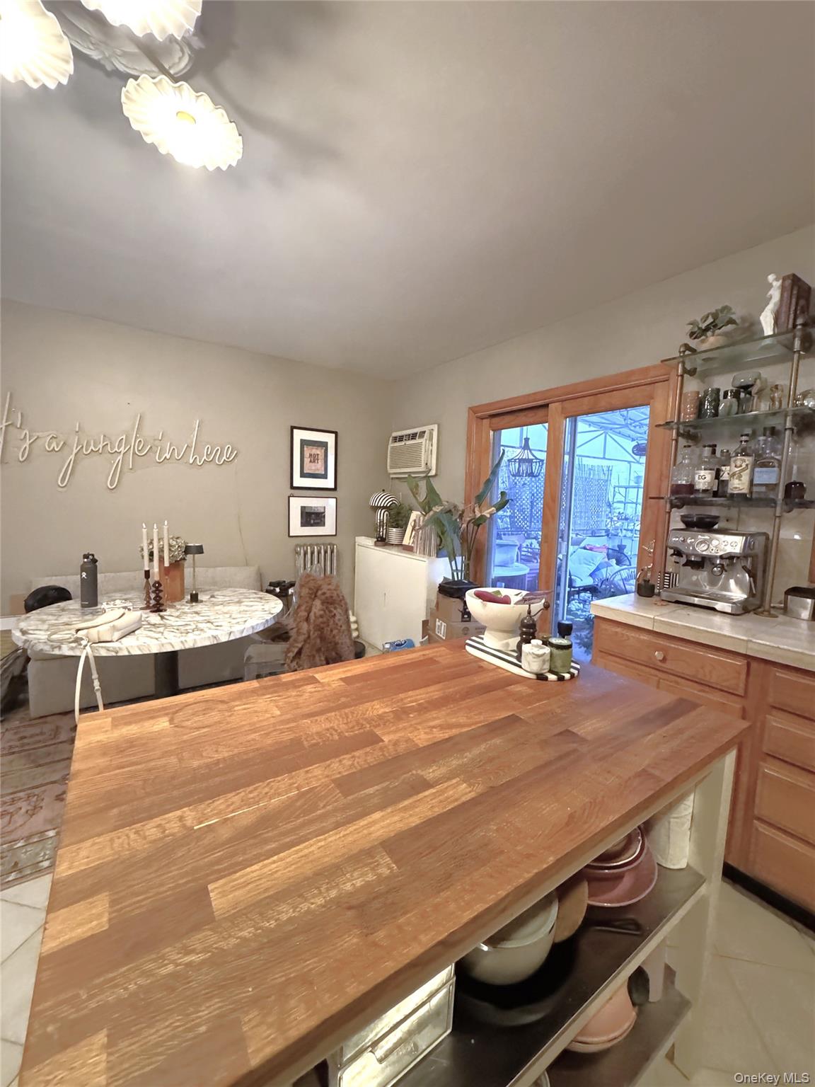 396 Graham Avenue, Brooklyn, NY 11211