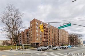 13950 35 Avenue # 4, Flushing, NY 11354