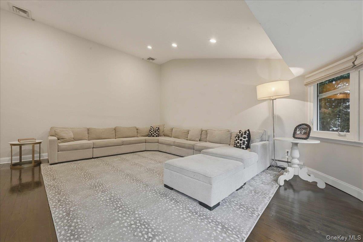 3311 Hewlett Avenue, Merrick, NY 11566