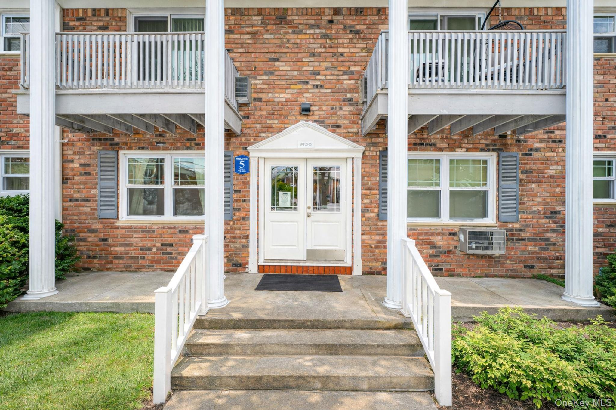 73 Fairharbor Drive # 73, Patchogue, NY 11772