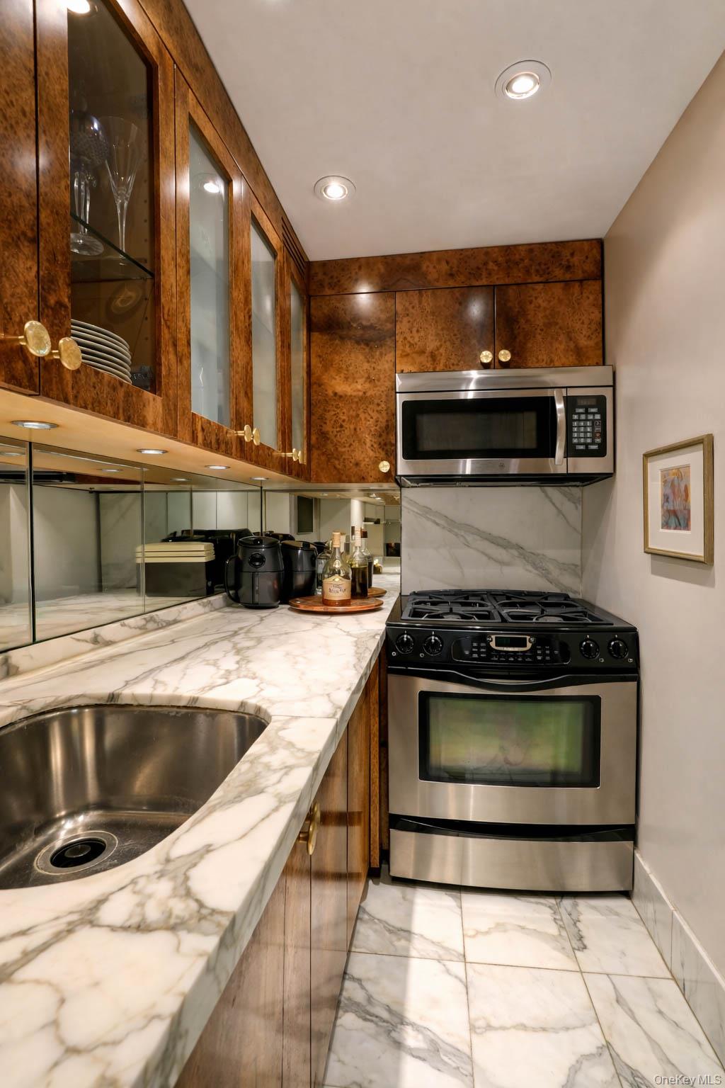 188 E 70th Street # 8B, New York (Manhattan), NY 10021