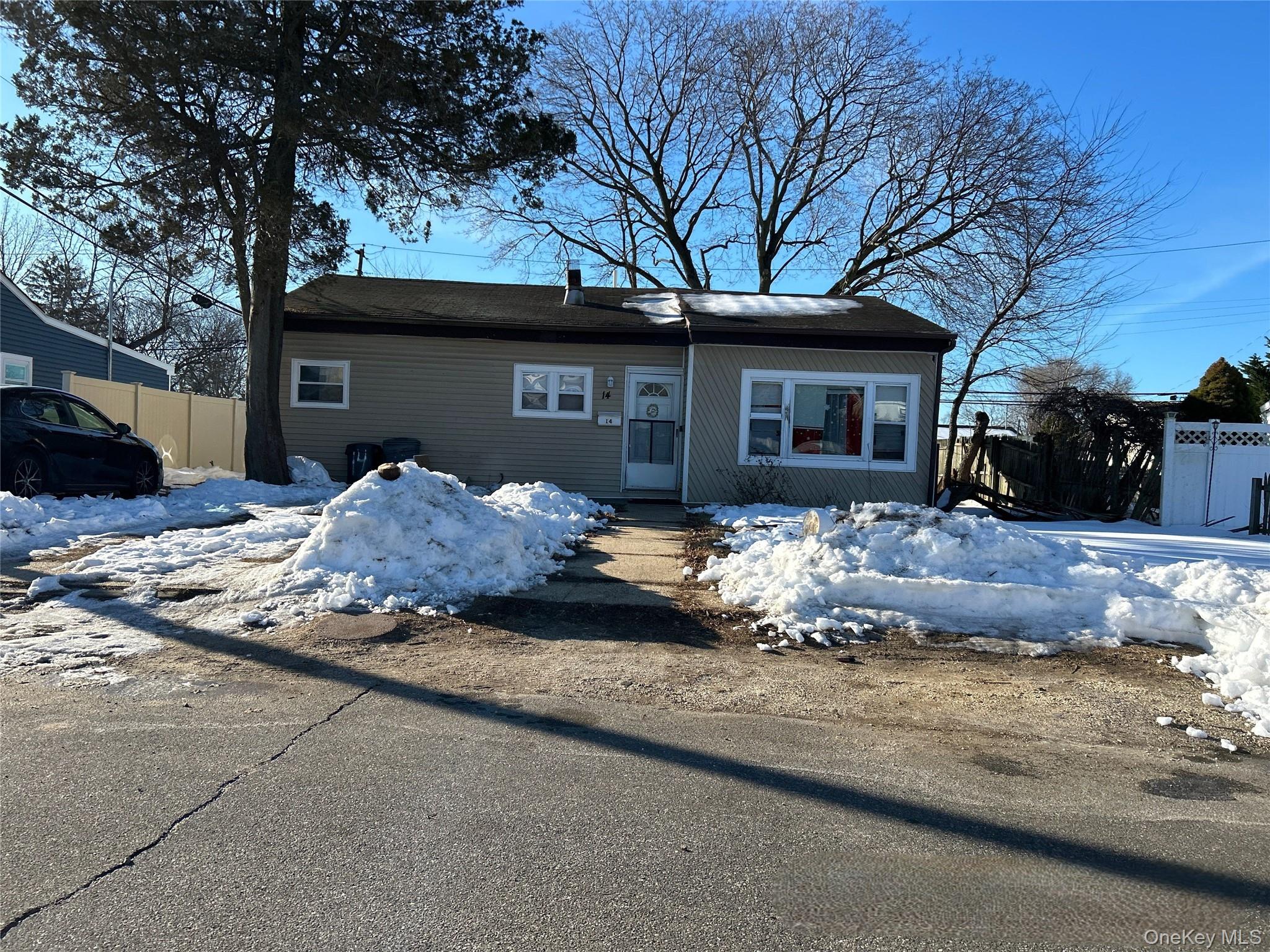 14 Chevy Chase, Amityville, NY 11701